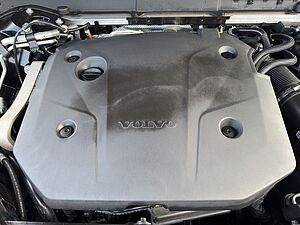 Volvo  Plus Dark
