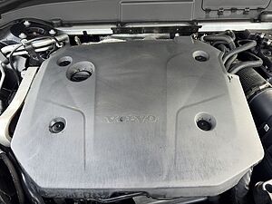 Volvo  Plus Dark