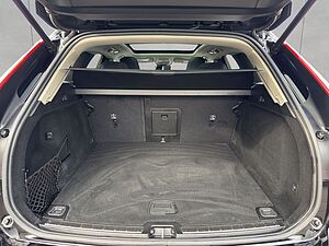 Volvo  Plus Dark