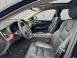 Volvo  Plus Dark