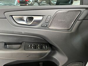 Volvo  Plus Dark