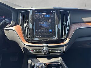 Volvo  Plus Dark