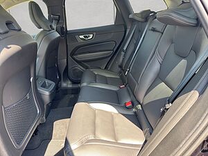 Volvo  Plus Dark