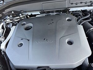 Volvo  Plus Dark