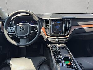 Volvo  Plus Dark