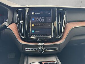 Volvo  Plus Dark