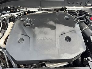 Volvo  Plus Dark