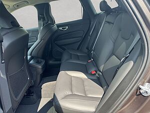 Volvo  Plus Dark