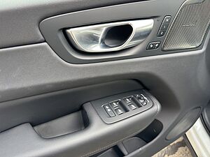 Volvo  Plus Dark