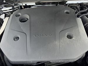 Volvo  Plus Dark