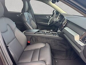 Volvo  Plus Dark