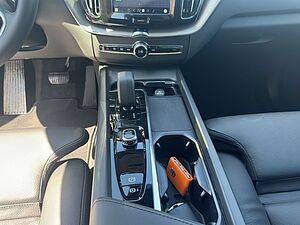 Volvo  Plus Dark