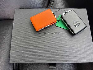 Volvo  Plus Bright