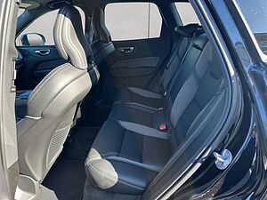Volvo  Plus Dark