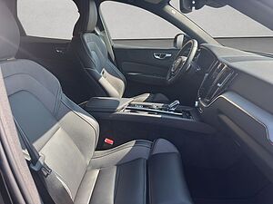 Volvo  Plus Dark