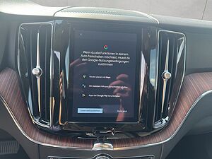 Volvo  Plus Dark