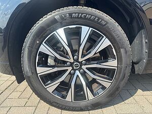 Volvo  Plus Dark