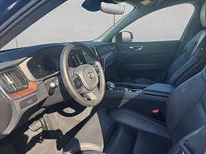 Volvo  Plus Dark