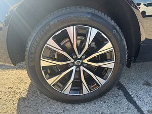 Volvo  Plus Dark