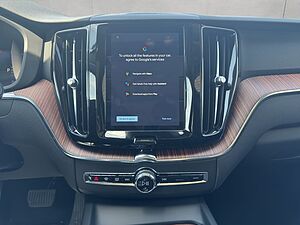 Volvo  Plus Dark