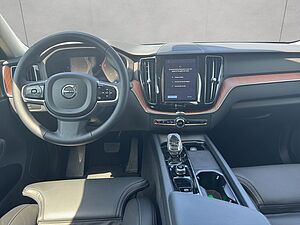 Volvo  Plus Dark