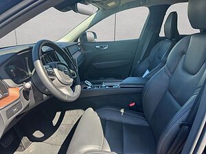 Volvo  Plus Dark