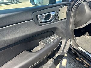 Volvo  Plus Dark