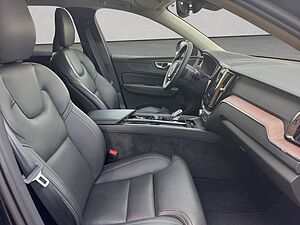 Volvo  Plus Dark