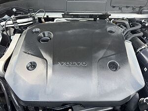 Volvo  Plus Dark