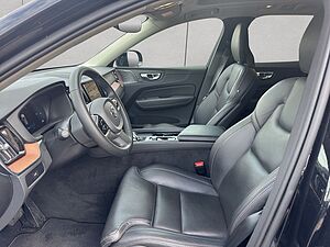 Volvo  Plus Dark