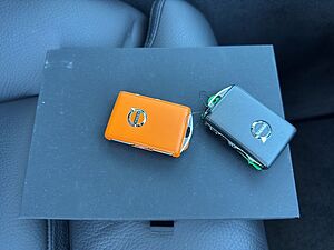 Volvo  Plus Bright