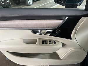 Volvo  Ultimate Bright