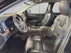 Volvo  Plus Dark
