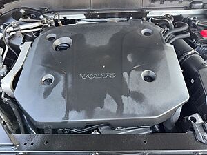 Volvo  Plus Dark