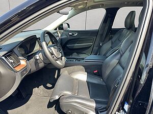 Volvo  Plus Dark