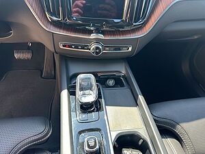 Volvo  Plus Dark