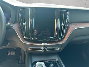 Volvo  Plus Dark