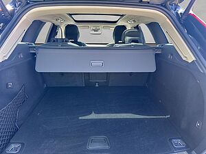 Volvo  Plus Dark