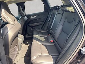 Volvo  Plus Dark