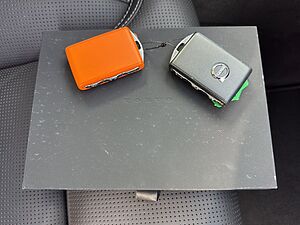 Volvo  Plus Dark