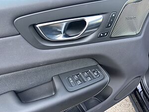 Volvo  Plus Dark