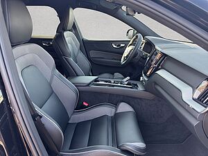 Volvo  Plus Dark
