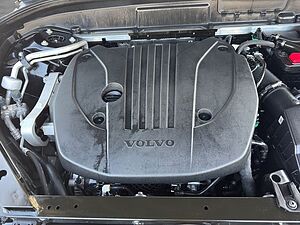Volvo  Plus Dark