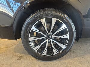 Volvo  Plus Dark