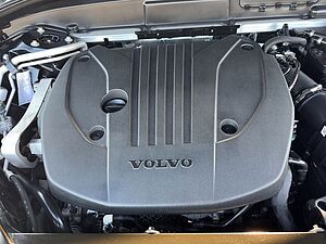 Volvo  Plus Dark