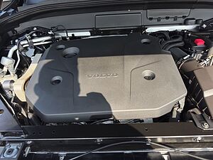 Volvo  Plus Dark