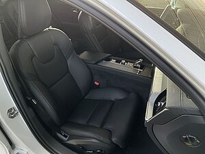 Volvo  S60 Inscription, B4 Mild-Hybrid Benzin