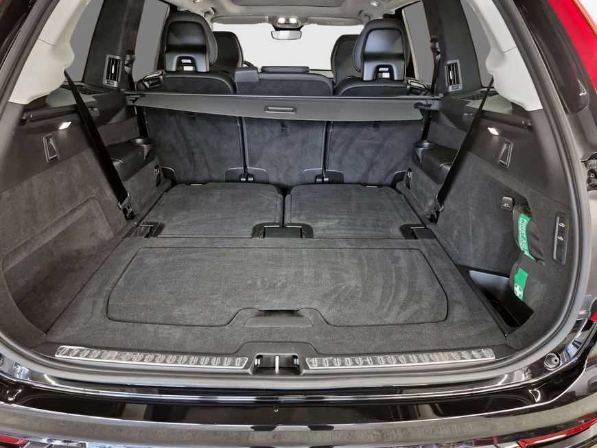 Volvo  Dark