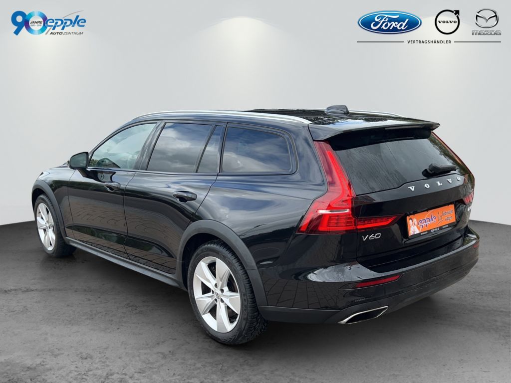 Volvo  V60 Cross Country Pro, B5 Mild-Hybrid Benzin AWD