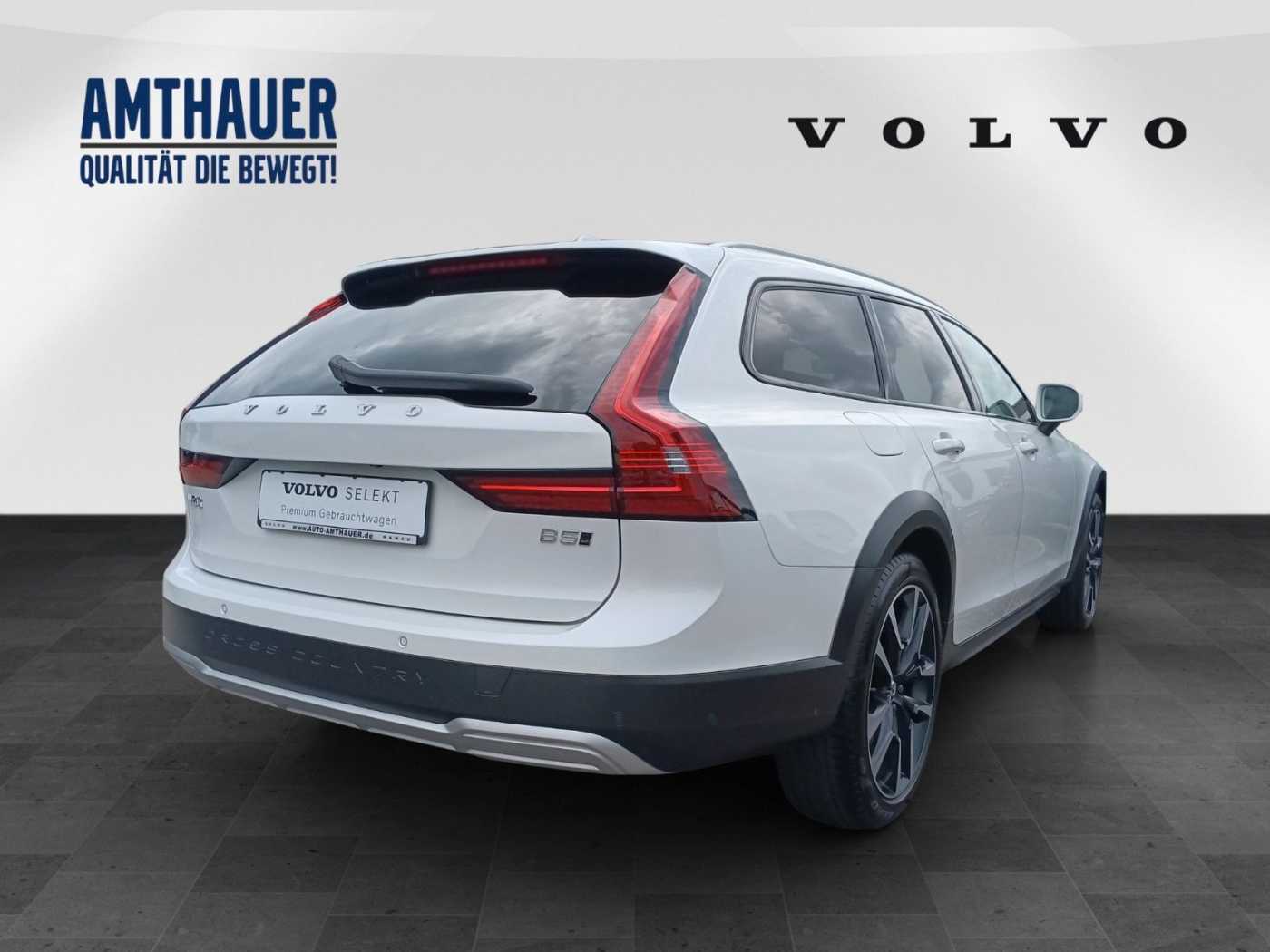 Volvo  Plus B5 AWD  AHK/360°/Standhzg